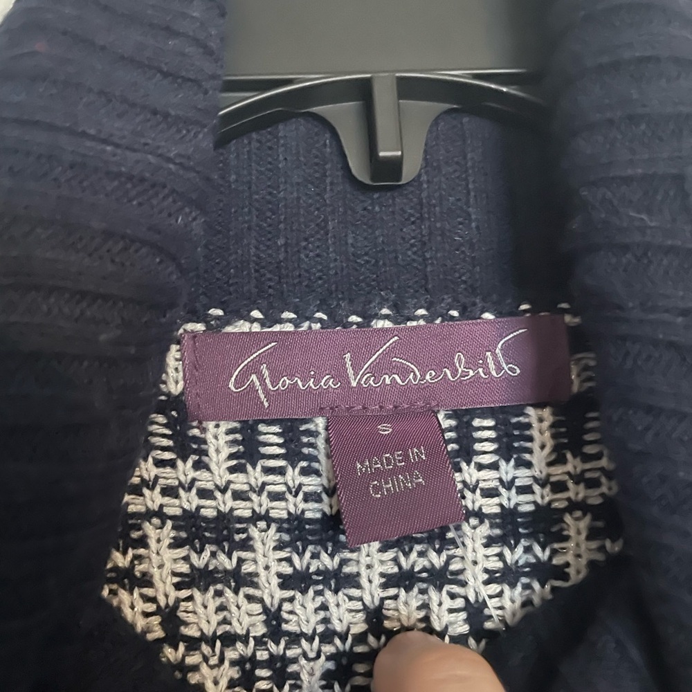 Gloria Vanderbilt Navy and White Patterned Turtleneck Sweater - Picture 3 of 8